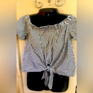 DO + BE SUPER CUTE OFF SHOULDER TIE FRONT TOP! S